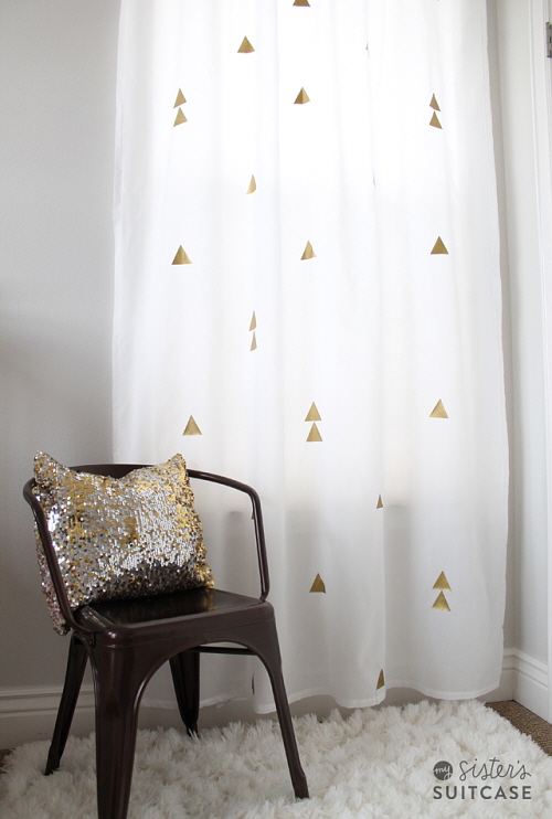 gold-triangle-curtain