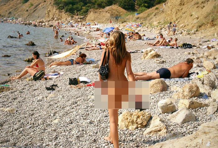 nude-on-beaches