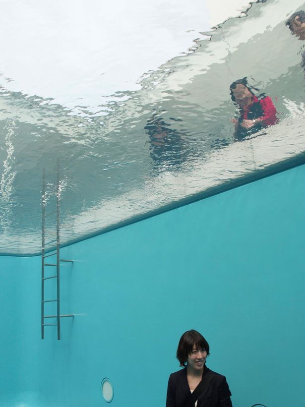 PAY-The-Swimming-Pool-by-Leandro-ERLICH (1)