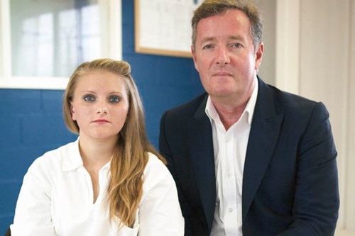 Erin-Caffey-and-Piers-Morgan-at-the-Hilltop-Unit-a-womens-prison-in-Gatesville-Texas