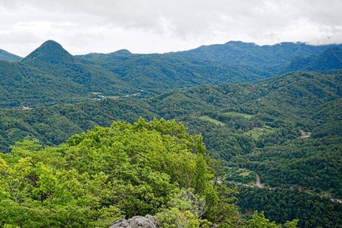 Hokkaido-mountains-in-Japan
