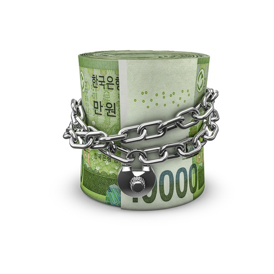Chained money roll South Korean won