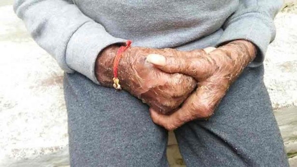 PAY-SWNS_SNAKE_GIRL_04