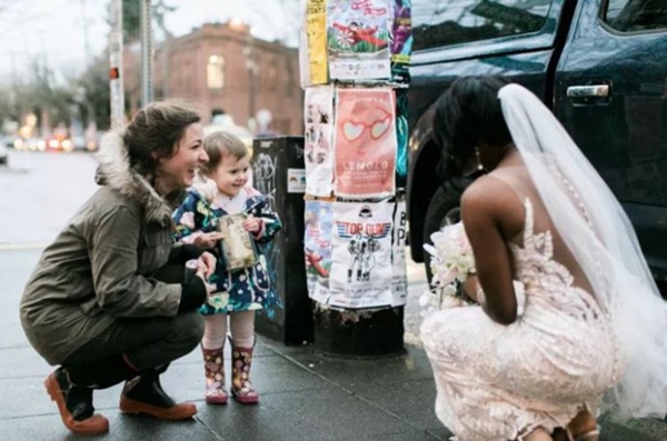 Little girl thought bride was a princess