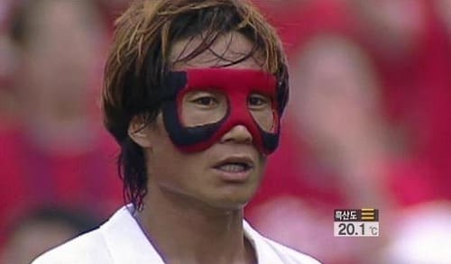 안정환이 2002년 선수 생활 시절에 대해 솔직하게 털어놨다. 9일 방송된 SBS ‘집사부일체’에는 안정환이 새로운 사부로 등장했다.