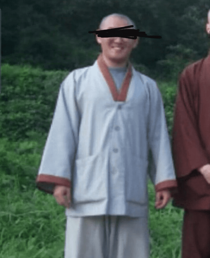 N번방을 운영해 검거된 스님의 신상이 커뮤니티 상에 퍼지고 있다. 최근 여러 온라인 커뮤니티에는 ‘N번방 운영으로 검거된 스님’이라는 제목의 글이 올라왔다. 해당 글에는 지난해 12월 징역 6년형을 �