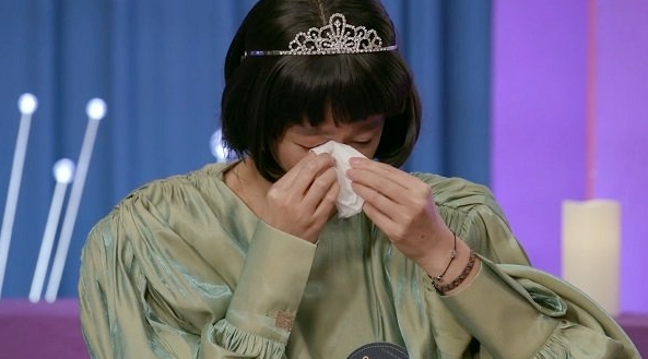 그룹 레인보우 출신 연기자 고우리가 자신의 어린시절과 연애사를 고백하며 눈물을 쏟았다. 그는 지난 29일 SBS 플러스, 채널S ‘연애도사’에 출연해 연애 고민을 털어 놓았다. 고우리는 ‘선 이별 �