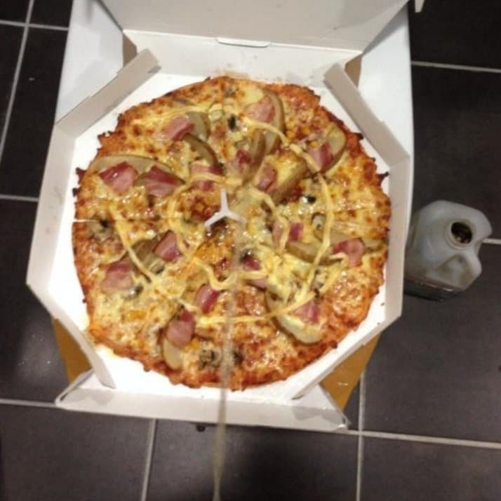 오늘자 비트코인 역대급'폭락'에 빡친 투자자의 피자 대참사 (+사진)