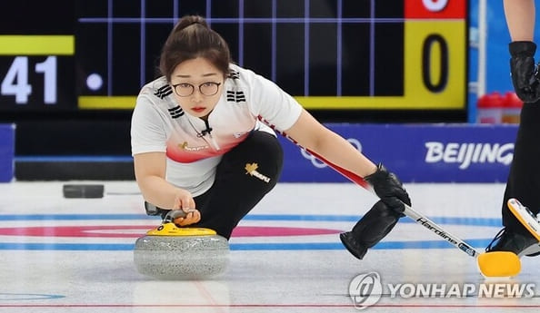 어제자 베이징 올림픽 한국 컬링 이겨버린 캐나다 선수의 상상도 못한 정체 (+사진)