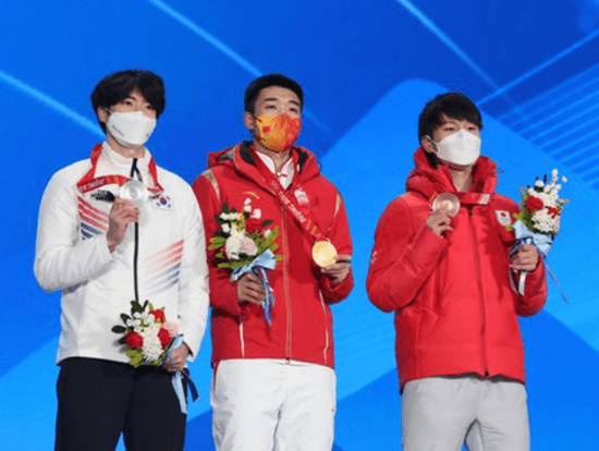 스피드스케이팅 남자 500m 은메달리스트 차민규의 은메달이 박탈될 수 있다는 어처구니 없는 경고가 나왔다. 지난 12일 차민규는 중국 베이징 국립 스피드스케이팅 경기장에서 열린 ‘2022 베이징 동계올림픽’ 스�