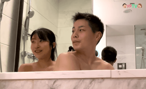 한 여자 연예인이 남자친구와 목욕하는 모습을 공개했다. 지난해 12월 개그우먼 이세영은 남자친구와 함께 운영하는 유튜브 채널 ‘영평티비’에 ‘목욕하면서 유혹했더니 일본인 남자친구의 반응이..’라는 제목의