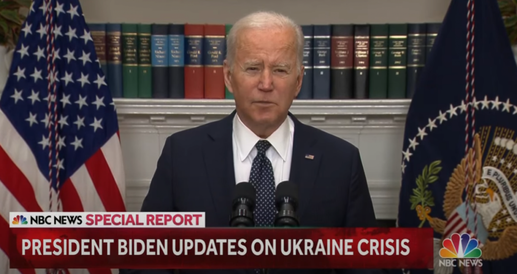 러시아군의 우크라이나 진입이 시작되며, 사실상 러시아의 우크라이나 침공이 시작된 가운데 조 바이든 미국 대통령이 러시아에 대한 강력한 제재를 예고했다. 미국은 21일(현지시간) 러시아가 우크라이나 동부 돈바스�
