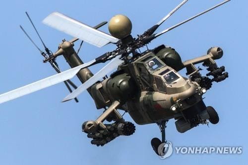 러시아 헬기와 전투기가 스웨덴을 이어 일본 영공에도 침범했다. 2일(현지 시간) 일본 요미우리신문에 따르면 방위성은 러시아 소속으로 추정되는 헬기 1대가 훗카이도 네무로반도 앞바다의 일본 영공을 침범했다고 발표했�