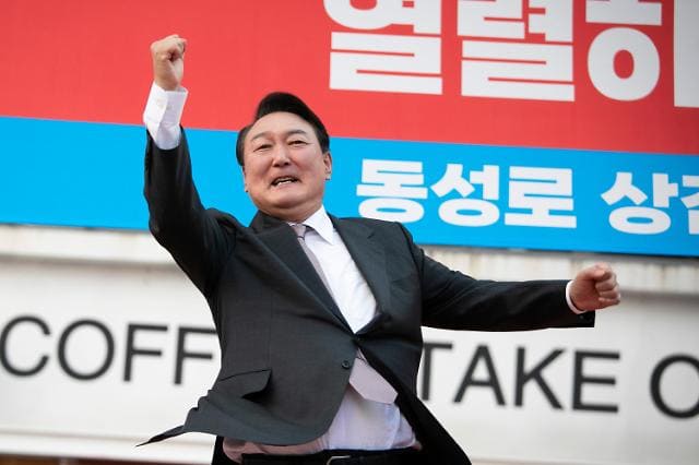윤석열 대통령 취임 기념 우표에'역대 최초'로 담겼다는 사진