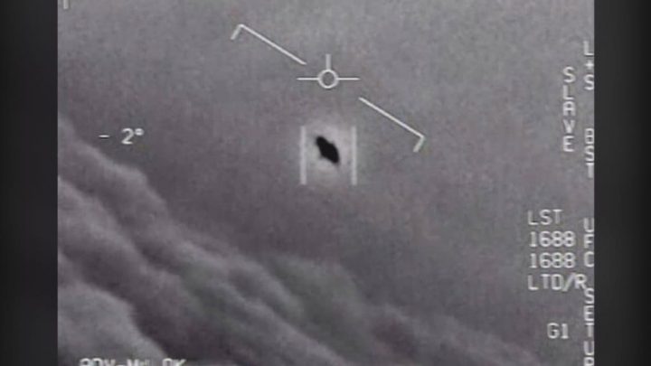 미국 의회가 50년 만에 처음으로 미확인비행물체(UFO)에 대한 공개 청문회를 열 예정이다. 연합뉴스 보도에 따르면 미국 연방하원 정보위원회 산하 대테러, 방첩소위원회가 오늘 17(현지 시간) 청문회를 열어 UFO에 대해 질의�