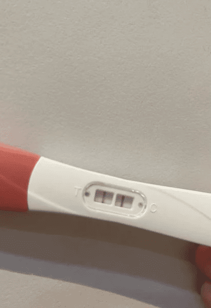 방송인 정성호(48)의 아내 경맑음(39)이 다섯째 아이를 임신했다. 경맑음은 23일 자신의 인스타그램을 통해 “제게 가장 큰 행복이 찾아왔다”라며 “태명은 히어로”라며 임신 소식을 직접 밝혔다.