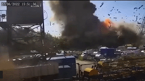 [속보] 러시아, 우크라이나 민간인 쇼핑몰 폭파 (+현장 영상)