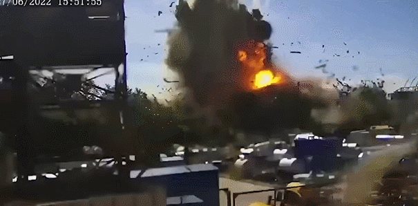 [속보] 러시아, 우크라이나 민간인 쇼핑몰 폭파 (+현장 영상)