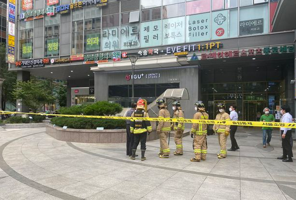 서울 종로구에 위치한 르메이에르 빌딩이 흔들리고 있다는 제보가 나와 건물에 있던 시민들 전원이 대피하는 사고가 발생했다. 1일 오전 10시 30분께 르메이에르종로타운 건물이 흔들린다는 이야기에 경찰이 긴급 출동, 현장에 �