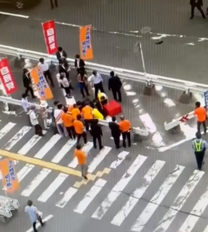 현재 아베 총리'산탄총' 피격 일본 언론이 공개한 실제 몸 상태 (+용의)