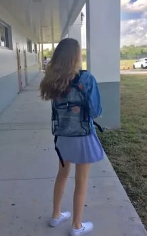 한 고등학교 전교생이'투명 가방'을 사용하고 있는 놀라운 이유