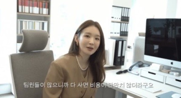 강민경 2023년'열정페이''父 사기 혐의' 논란