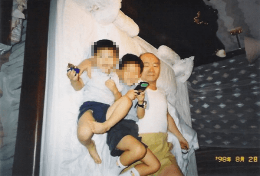전두환 손자 전주원 가족사진 일가 범죄 재산 폭로