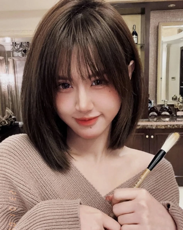 요즘 가장 뜨고 있던 인스타 인플루언서, 라방 직후 실수로 카메라 안 꺼 샤워 장면 공개됐다 요즘 가장 뜨고 있던 인스타 인플루언서, 라방 직후 실수로 카메라 안 꺼 샤워 장면 공개됐다
