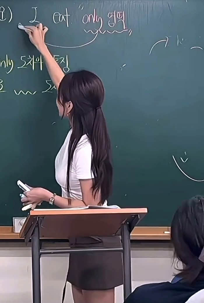 요즘 인기 급상승했다는 고등부 영어 강사 ㄷㄷ (영상4개)