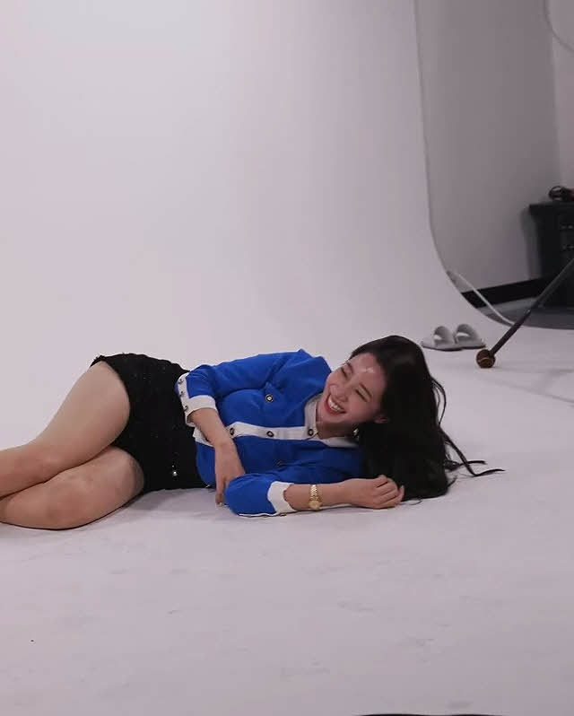 앉아만 있어도 허벅지 때문에 남자들 난리난다는 조현 영상들