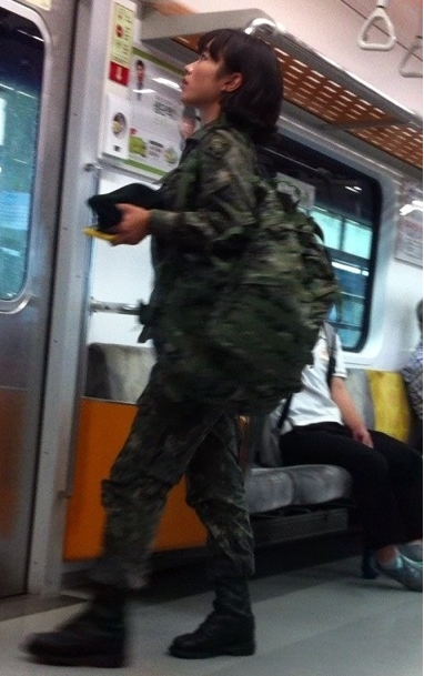 처음본 여군하사가 나한테 말을 건 이유