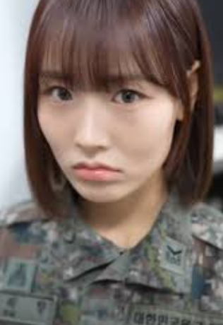 고속버스에서 여군이 옆에 앉은 썰.