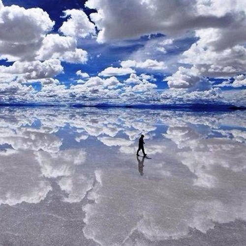 9.-The-salt-flats-in-Bolivia-make-it-seem-like-youre-walking-on-water.