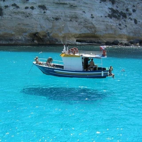 14.-Just-a-regular-optical-illusion-created-by-some-extremely-clear-water.