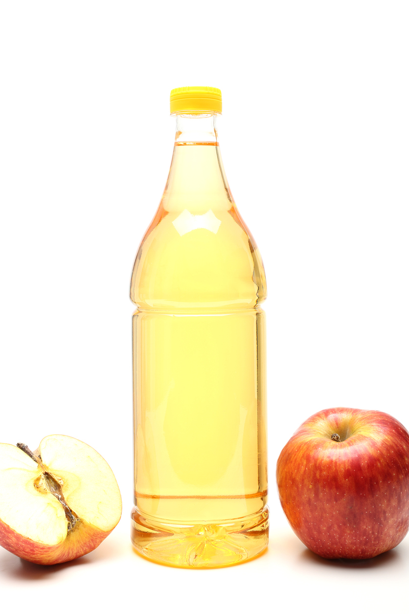 apple vinegar white background