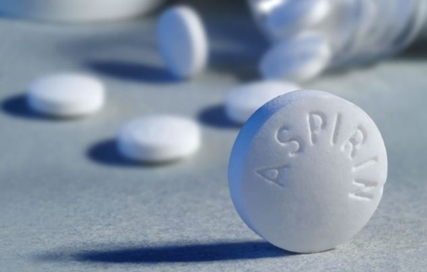 //www.bryan-allen.com/    Aspirin tablets close up