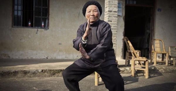 kung_fu_grannyfront2