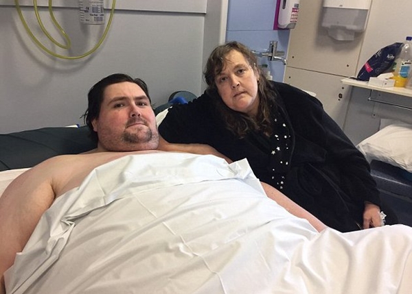Cancer sufferer weighing 42 stone is stuck in hospital for more