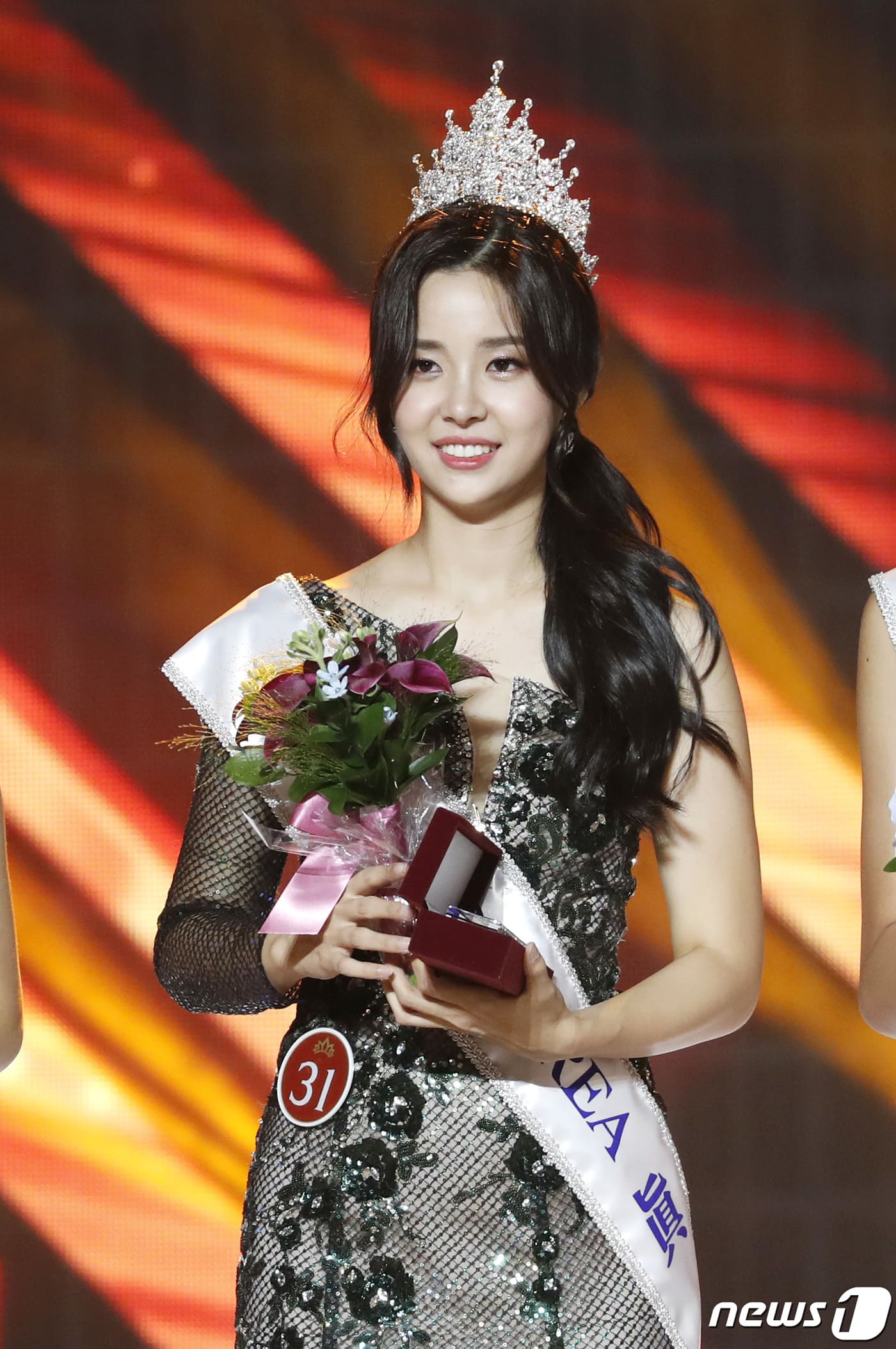 올해 미스코리아 '진' 당선된 여성의 정체 올해 미스코리아 '진' 당선된 여성의 정체