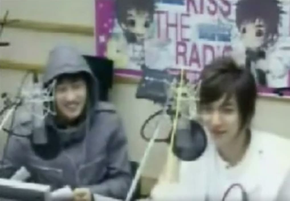과거 슈퍼주니어 멤버 은혁의 발언이 재조명되고 있다.
슈퍼주니어 은혁은 지난 2007년 자신이 진행하던 KBS2FM ‘슈퍼주니어의 키스 더 라디오’ 방송 중 “여학생의 몸을 더듬었다”고 말해 논란이 �