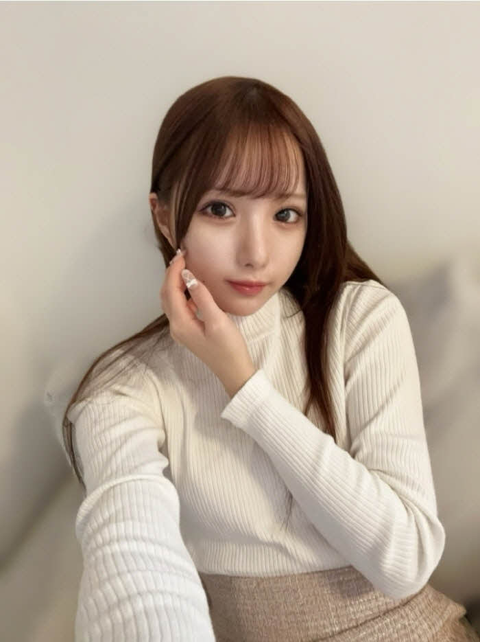 작품보다 옷입고 있을때가 더 이쁘다는 03년생 처자