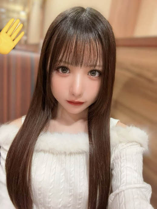 작품보다 옷입고 있을때가 더 이쁘다는 03년생 처자
