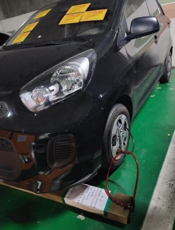 아파트 주민도 아닌데 매일 도둑 주차하던 차의 최후