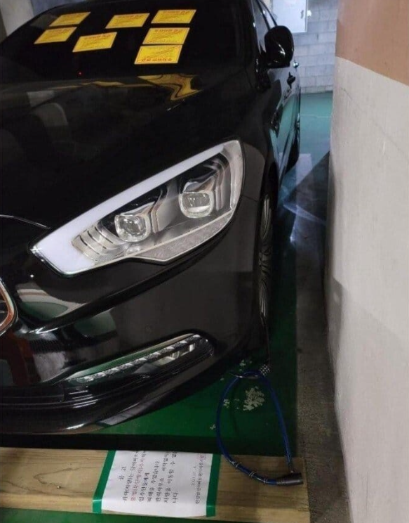 아파트 주민도 아닌데 매일 도둑 주차하던 차의 최후